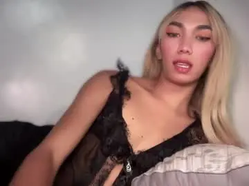 Chaturbate Sex Cam of azalea_cum69