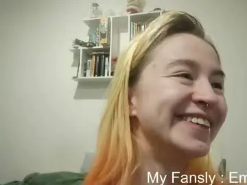Chaturbate Best live sex cam show of emilly_20