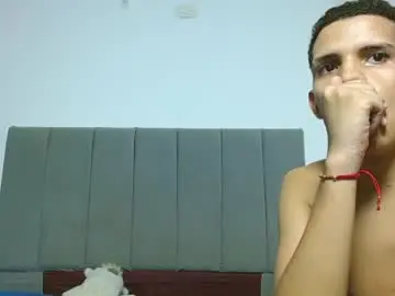 Chaturbate Best live sex cam show of jose_and_daniel