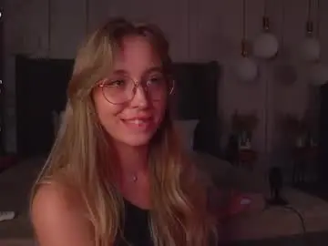 Chaturbate Best live sex cam show of loraineluff