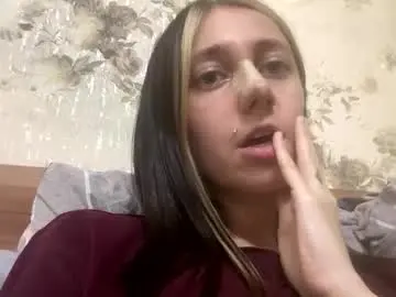 Chaturbate Live Sex Cam of viktoria9898