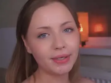 Chaturbate Live Sex Cam of beatris_mils