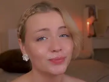 Chaturbate Live Sex Cam of beatris_mils