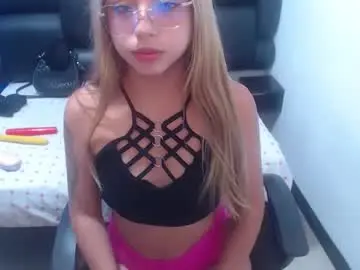 Chaturbate Live Sex Cam of xxsashablondelatinxx