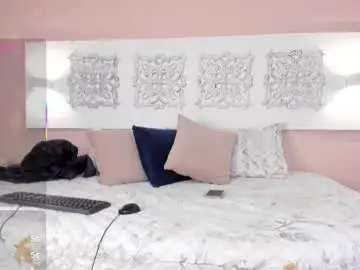 Chaturbate Live Sex Cam of adelaa_11