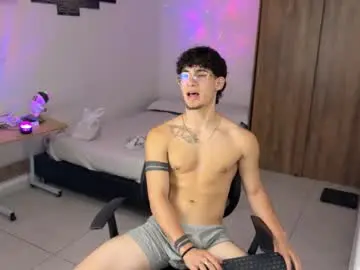 Chaturbate Best live sex cam show of kisan_smith