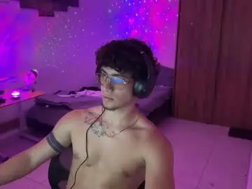 Chaturbate Watch Live Sex Cams of kisan_smith