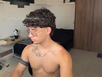 Chaturbate Watch Live Sex Cams of kisan_smith