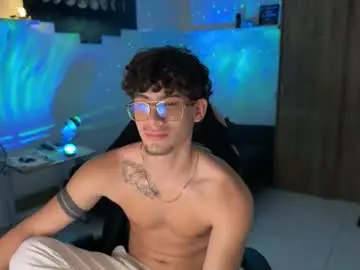 Chaturbate Live Sex Cam of kisan_smith