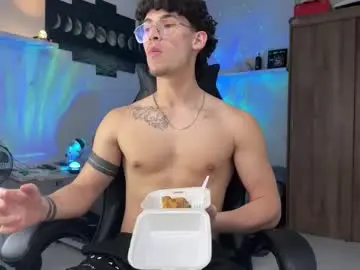 Chaturbate Live Sex Cam of kisan_smith