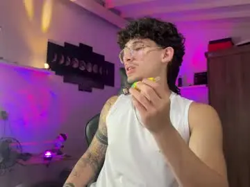 Chaturbate Best live sex cam show of kisan_smith