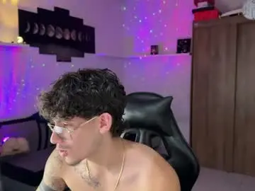 Chaturbate Free Live Porn of kisan_smith