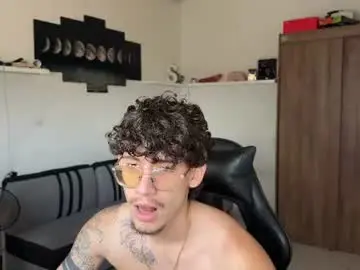 Chaturbate Live Sex Cam of kisan_smith