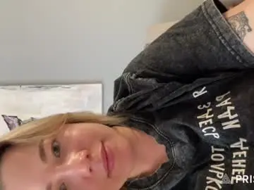 Chaturbate Live Sex Cam of alyrasun