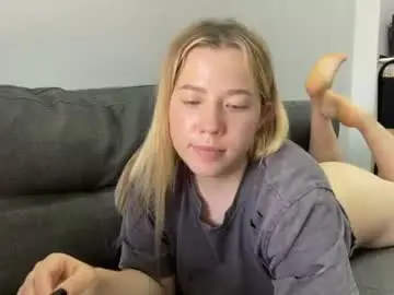 Chaturbate Watch Live Sex Cams of alyrasun