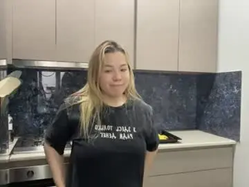 Chaturbate Live Sex Cam of alyrasun