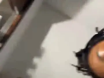 Chaturbate Live Sex of bareffoot10