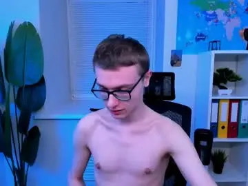 Chaturbate Nude Webcam of emmit_barker