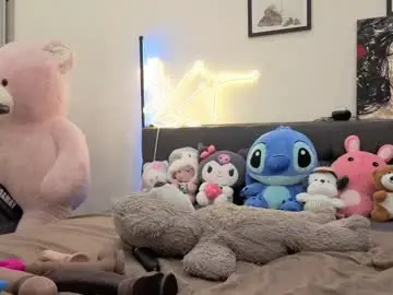 Chaturbate Live Sex Cam of jenie_fire