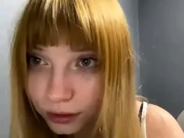 Chaturbate Live Sex Cam of machellevaulet