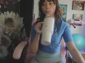 Chaturbate Nude Webcam of makiyahbelle2