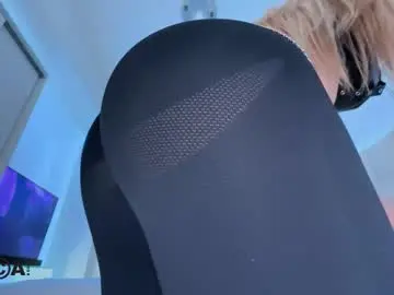 Chaturbate Live Sex Cam of scarlettandtom