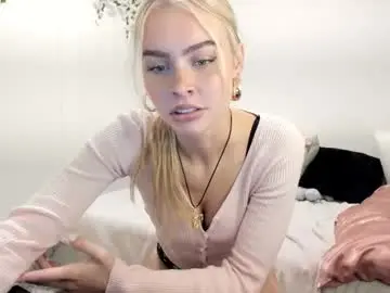 Chaturbate Sex Cam of ariah_is_blonde