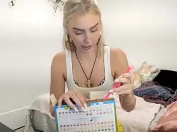 Chaturbate Adult Video Chat of ariah_is_blonde