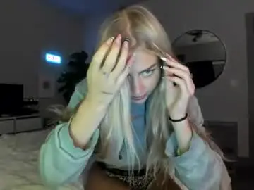 Chaturbate Sex Cam of ariah_is_blonde