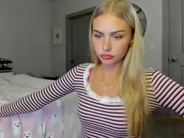 Chaturbate Live Sex of ariah_is_blonde