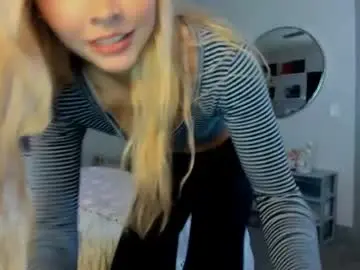Chaturbate Sex Cam of ariah_is_blonde