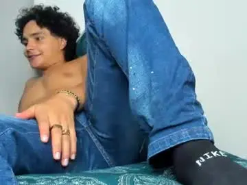 Chaturbate Live Sex Cam of master_dominant_777