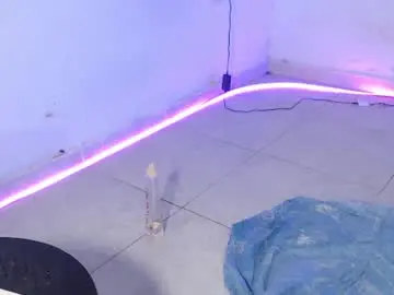 Chaturbate Live Sex Cam of dakkotta_curvy