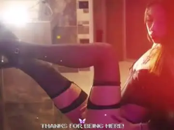 Chaturbate Live Sex Cam of selene_starkk