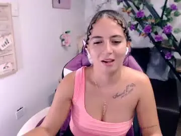 Chaturbate Live Sex Cam of samantha2girl