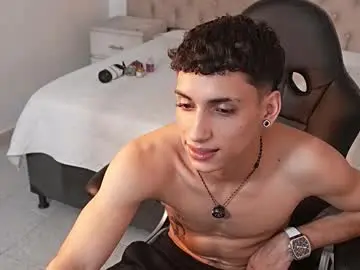 Chaturbate Live Sex Cam of jhoanleandro