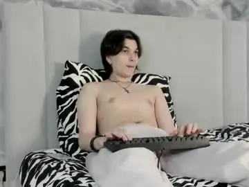 Chaturbate Live Sex Cam of lazydarkknight