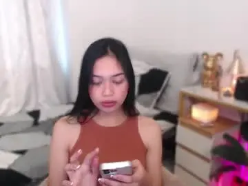 Chaturbate Live Sex Cam of vivian_roberts