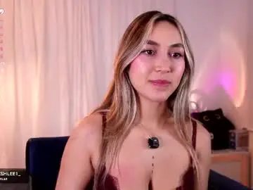 Chaturbate Live Sex Cam of ashley2004_