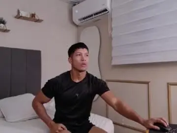 Chaturbate Best live sex cam show of zack_horny19