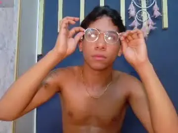 Chaturbate Sex Chat of zack_horny19