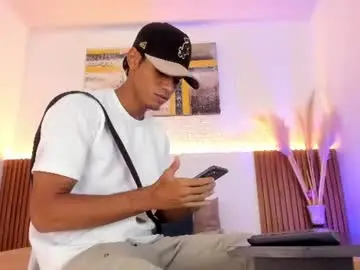 Chaturbate Live Porn of zander_2120
