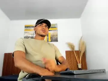 Chaturbate Live Sex Cam of zander_2120