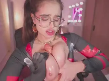 Chaturbate Nude Webcam of leahprada_