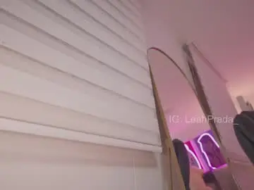 Chaturbate Live Porn of leahprada_