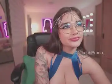 Chaturbate Live Sex Cam of leahprada_