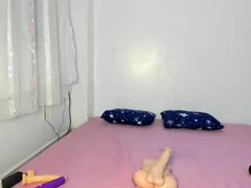 Chaturbate Live Sex Cam of lisa_reed3