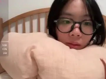 Chaturbate Watch Live Sex Cams of poppyluvuuu