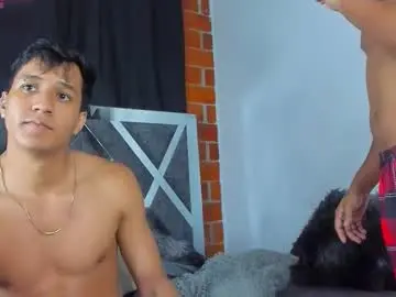 Chaturbate Live Sex Cam of robertmiller21