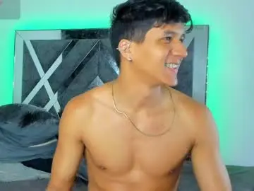 Chaturbate Watch Live Sex Cams of robertmiller21